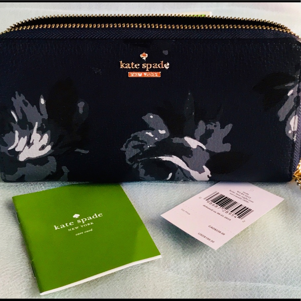 LARGE KATE SPADE NAVY BLUE FLOWER DESIGN WALLET